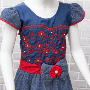 Vestido infantil com detalhe bordado - Imagem 3