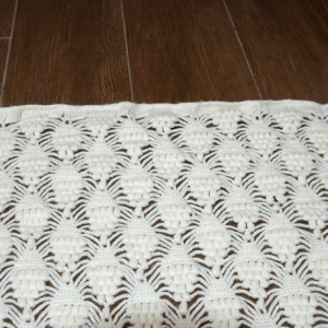 Poncho de lã branco em crochê - Imagem 4