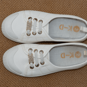 Tênis branco infantil com detalhe em strass - Imagem 4