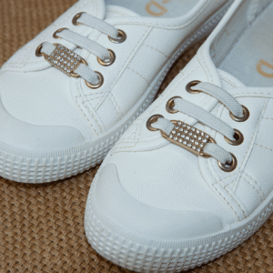 Tênis branco infantil com detalhe em strass - Imagem 6